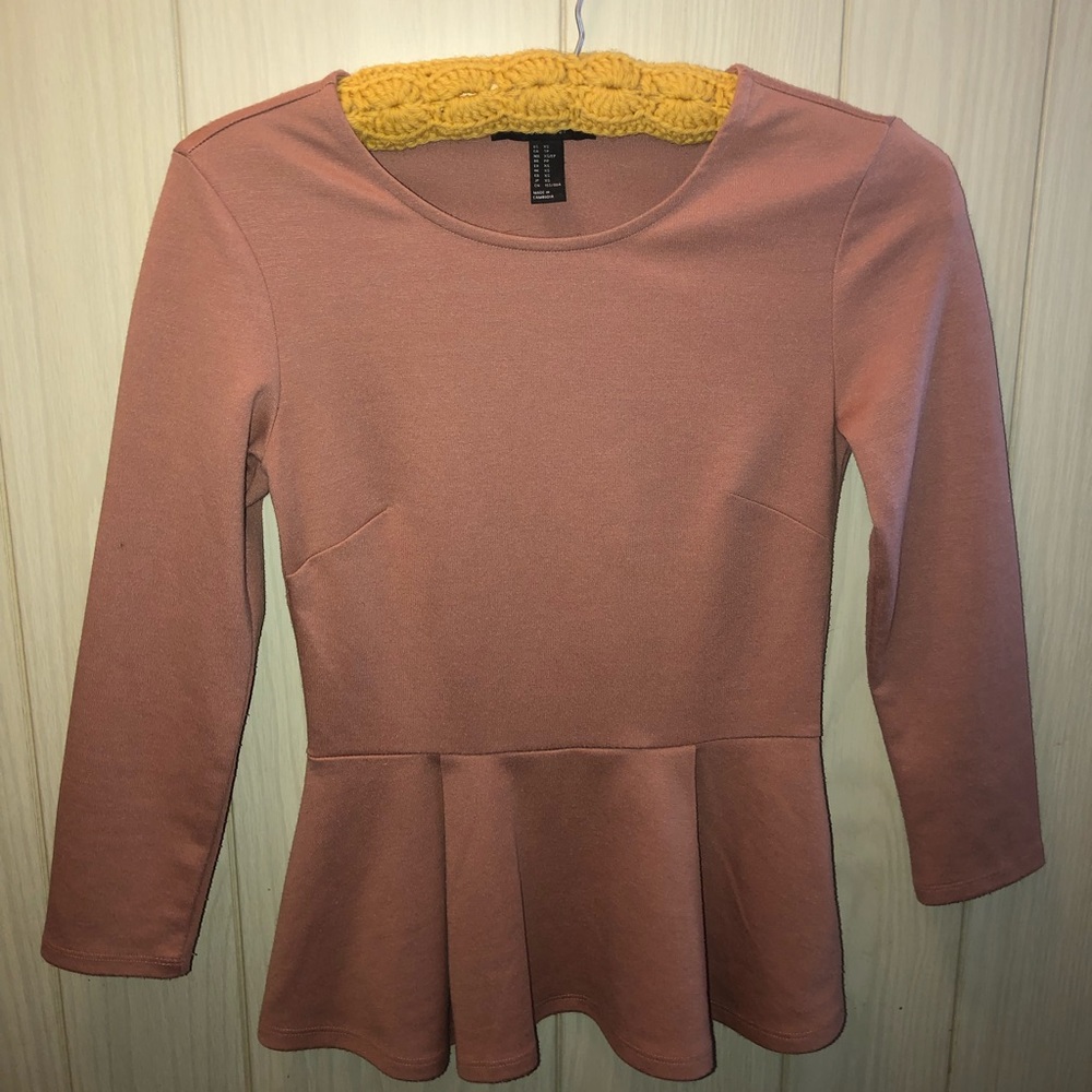 ~Forever 21 mauve pink shirt with a bottom flair~